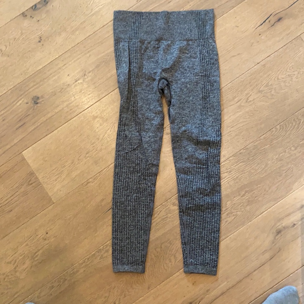 grey leggings